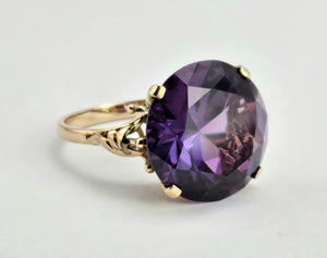 0967: Vintage: 14ct Gold Round Cut Purple Sapphire Cocktail Ring- Egyptian beauty