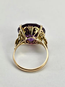 0967: Vintage: 14ct Gold Round Cut Purple Sapphire Cocktail Ring- Egyptian beauty