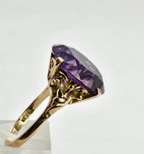 Cargar imagen en el visor de la galería, 0967: Vintage: 14ct Gold Round Cut Purple Sapphire Cocktail Ring- Egyptian beauty
