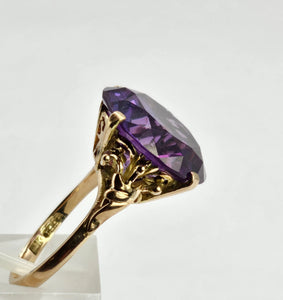 0967: Vintage: 14ct Gold Round Cut Purple Sapphire Cocktail Ring- Egyptian beauty