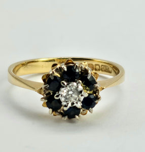 1057: Vintage: 18ct Gold French Blue Sapphires Diamonds Flower Head Ring