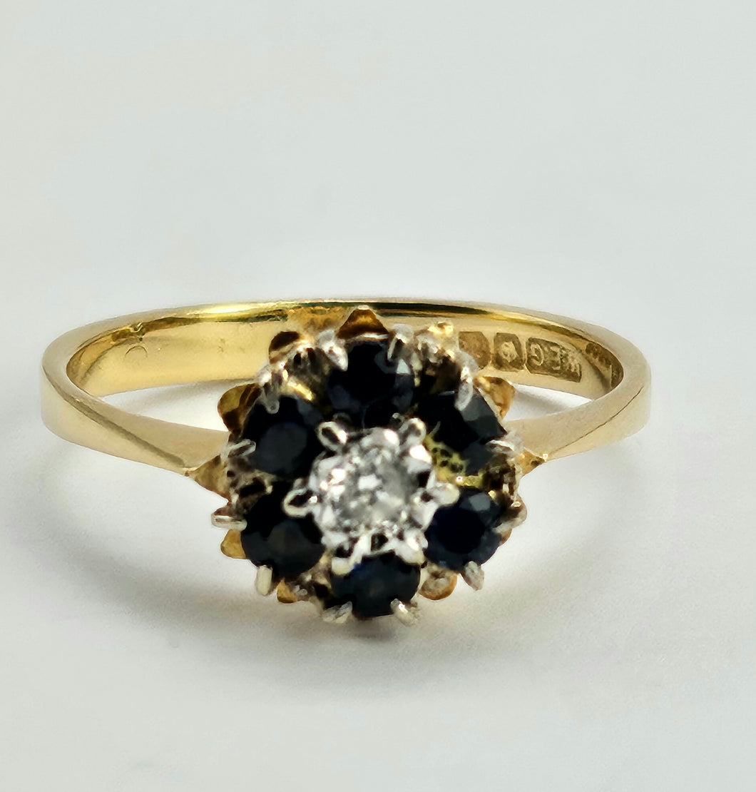 1057: Vintage: 18ct Gold French Blue Sapphires Diamonds Flower Head Ring