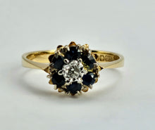 Cargar imagen en el visor de la galería, 1057: Vintage: 18ct Gold French Blue Sapphires Diamonds Flower Head Ring
