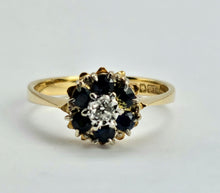 Cargar imagen en el visor de la galería, 1057: Vintage: 18ct Gold French Blue Sapphires Diamonds Flower Head Ring
