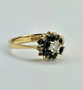 1057: Vintage: 18ct Gold French Blue Sapphires Diamonds Flower Head Ring