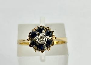 1057: Vintage: 18ct Gold French Blue Sapphires Diamonds Flower Head Ring