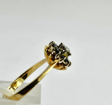 Cargar imagen en el visor de la galería, 1057: Vintage: 18ct Gold French Blue Sapphires Diamonds Flower Head Ring
