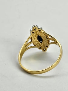 1058: Vintage: 9ct Gold Blue Sapphires Diamonds Dress Ring