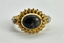 Cargar imagen en el visor de la galería, 1274: Vintage: 9ct Gold Cabochon &quot;Carbuncle&quot; Black Agate Diamonds Signet Ring

