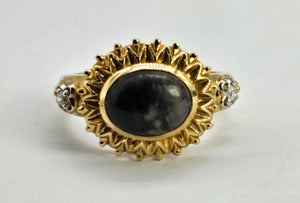 1274: Vintage: 9ct Gold Cabochon "Carbuncle" Black Agate Diamonds Signet Ring