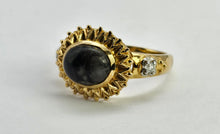 Cargar imagen en el visor de la galería, 1274: Vintage: 9ct Gold Cabochon &quot;Carbuncle&quot; Black Agate Diamonds Signet Ring

