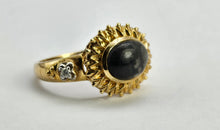 Cargar imagen en el visor de la galería, 1274: Vintage: 9ct Gold Cabochon &quot;Carbuncle&quot; Black Agate Diamonds Signet Ring
