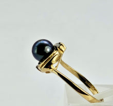 Cargar imagen en el visor de la galería, 1254: Vintage:: 9ct Gold Tahitian Black Pearl Diamonds Dress Ring

