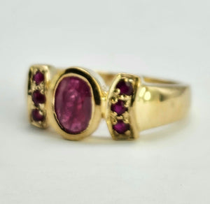 1296: Vintage: 9ct Gold 7 Rubies Geometric Set Ring- Fabulous