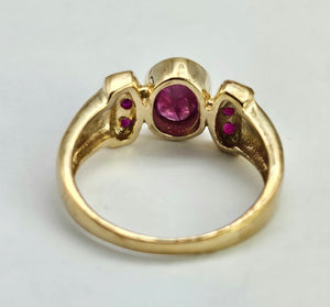 1296: Vintage: 9ct Gold 7 Rubies Geometric Set Ring- Fabulous