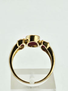 1296: Vintage: 9ct Gold 7 Rubies Geometric Set Ring- Fabulous