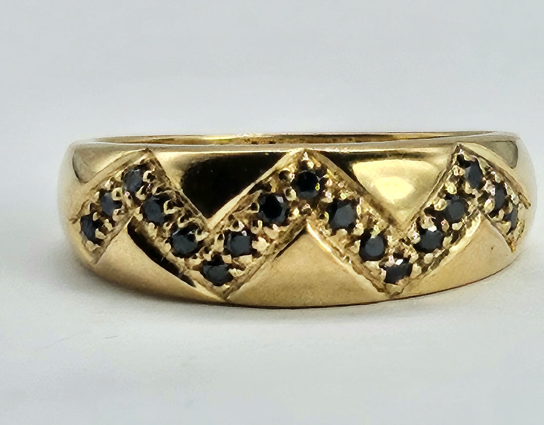 1297: Vintage: 9ct Gold 17 Black Diamonds Ring- sparkling symmetry