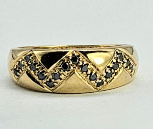 1297: Vintage: 9ct Gold 17 Black Diamonds Ring- sparkling symmetry