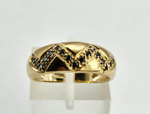 Load image into Gallery viewer, 1297: Vintage: 9ct Gold 17 Black Diamonds Ring- sparkling symmetry
