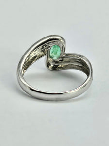 1300: Vintage: 9ct White Gold Illusion Set Emerald Ring- gorgeous