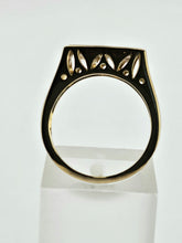 Cargar imagen en el visor de la galería, 1316: Vintage: 9ct Gold Princess Cut White Sapphires Trilogy Ring- Sparkly
