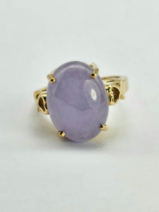 1319: Vintage: 9ct God Large "Carbuncle" Lavender Jade Cocktail Ring - delightful, nice weight