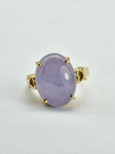 1319: Vintage: 9ct God Large "Carbuncle" Lavender Jade Cocktail Ring - delightful, nice weight