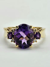 Cargar imagen en el visor de la galería, 0963: Vintage: 9ct Gold Amethysts Diamonds Cocktail Ring- a beauty
