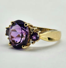Cargar imagen en el visor de la galería, 0963: Vintage: 9ct Gold Amethysts Diamonds Cocktail Ring- a beauty
