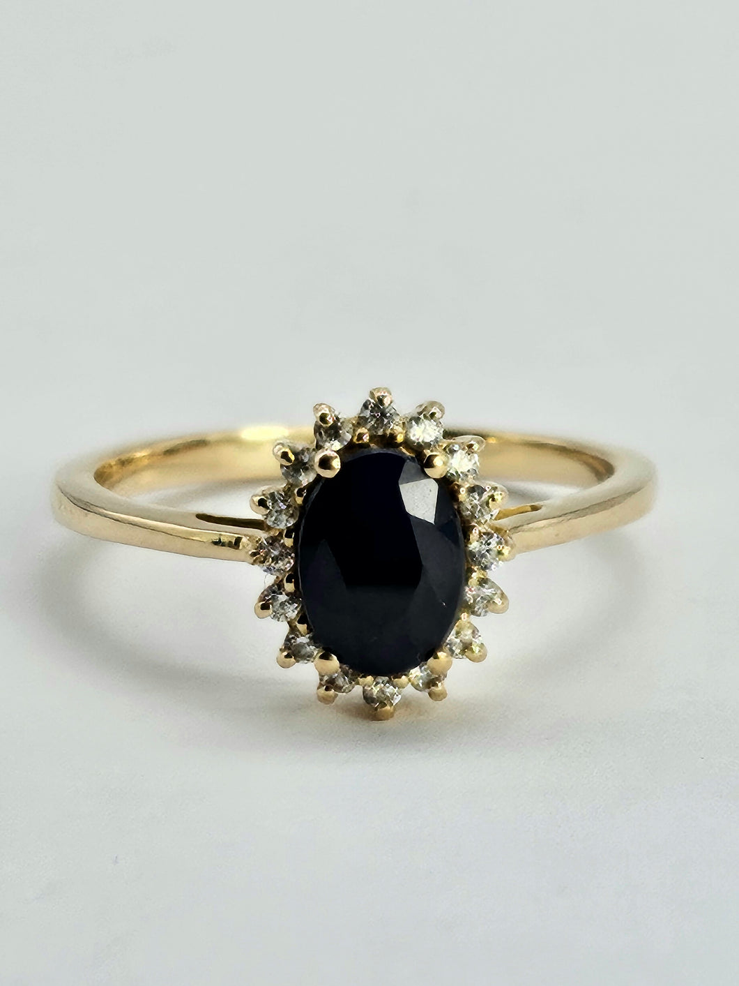 0996: Vintage: 9ct Gold French Blue Sapphire 16 Diamonds Cluster Ring- petite and sparkling