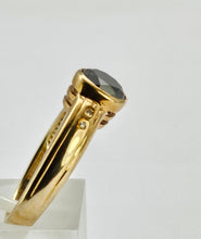 Load image into Gallery viewer, 0998: Vintage: 9ct Gold Black Diamond White Diamonds Signet Ring- salt &amp; pepper, eye candy
