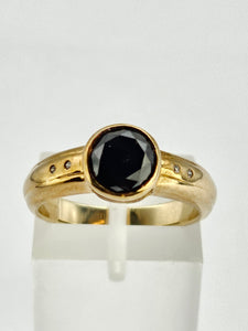0998: Vintage: 9ct Gold Black Diamond White Diamonds Signet Ring- salt & pepper, eye candy