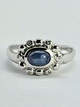 Cargar imagen en el visor de la galería, 1324: Vintage: Statement 9ct White Gold Star Sapphire Diamonds Cocktail Ring- rare and very fine example
