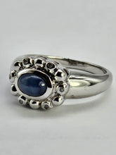 Cargar imagen en el visor de la galería, 1324: Vintage: Statement 9ct White Gold Star Sapphire Diamonds Cocktail Ring- rare and very fine example
