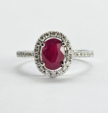 Cargar imagen en el visor de la galería, 1015: Vintage: 18ct White Gold Blood Red Ruby Diamonds Cluster Ring- Exquisit
