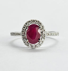 1015: Vintage: 18ct White Gold Blood Red Ruby Diamonds Cluster Ring- Exquisit