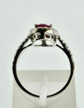 Cargar imagen en el visor de la galería, 1015: Vintage: 18ct White Gold Blood Red Ruby Diamonds Cluster Ring- Exquisit
