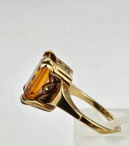 0977: Vintage: 9ct Gold Emerald Cut Orange Sapphire Ring- Date-Mark 1960