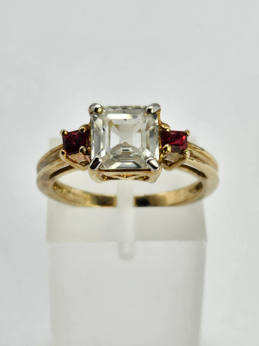 1037: Vintage: 9ct Gold Glacier Zircon Tequila Sapphires Dress Ring- gorgeous combination