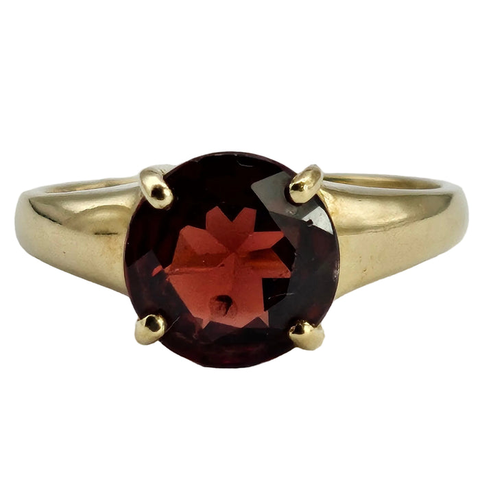 1293: Vintage: 9ct Gold Round Cut Almandine Garnet Solitaire Ring-