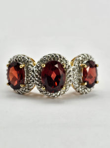 1317: Vintage: 9ct Gold Garnets Diamonds Trilogy Ring- Statement piece