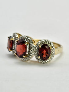 1317: Vintage: 9ct Gold Garnets Diamonds Trilogy Ring- Statement piece