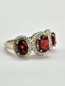 1317: Vintage: 9ct Gold Garnets Diamonds Trilogy Ring- Statement piece