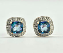 Cargar imagen en el visor de la galería, 0982: Vintage: 9ct Gold Mystic Topaz 16 Diamonds Stud Earrings
