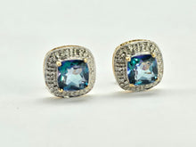 Cargar imagen en el visor de la galería, 0982: Vintage: 9ct Gold Mystic Topaz 16 Diamonds Stud Earrings
