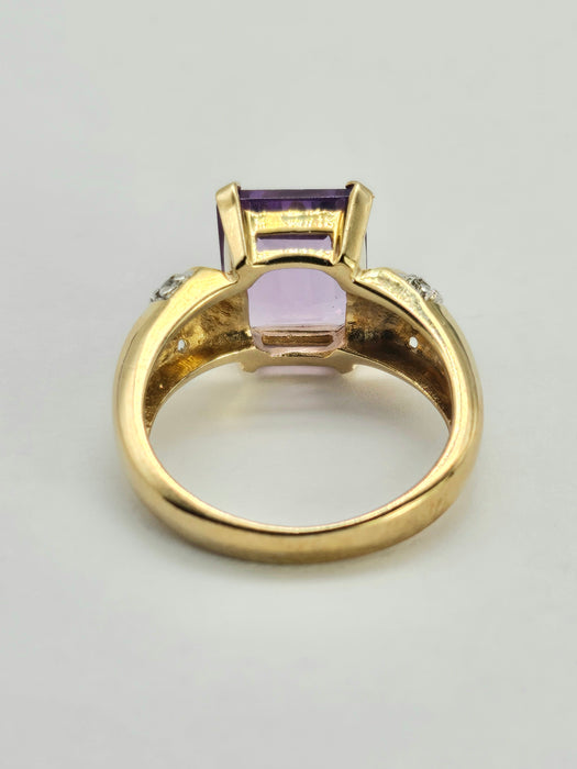 6337 Vintage: 9ct Gold Large Emerald Cut Amethyst Glacier Topaz Cocktail Ring