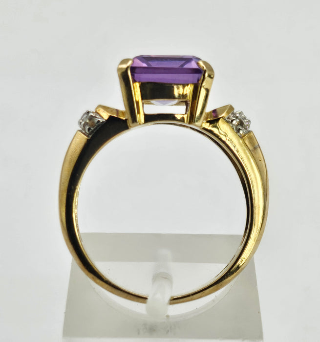 6337 Vintage: 9ct Gold Large Emerald Cut Amethyst Glacier Topaz Cocktail Ring