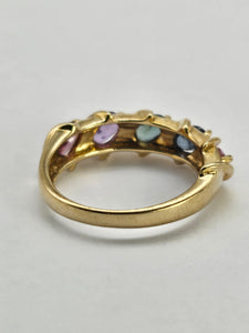 1269: Vintage: 9ct Gold 5 Mixed Coloured Sapphires Dress/Stacker Ring-lovely combination