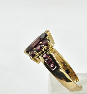 1311: Vintage: 9ct Gold Marquise Cut Garnet Pink Tourmalines Ring-