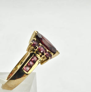 1311: Vintage: 9ct Gold Marquise Cut Garnet Pink Tourmalines Ring-